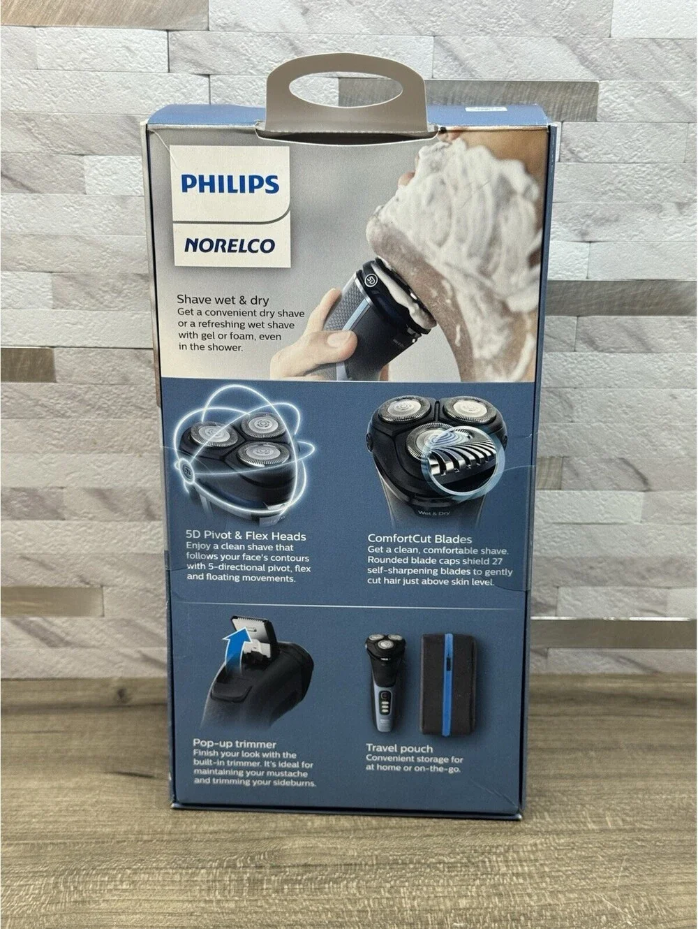 Philips Norelco 3500 Cordless Battery-Powered Electric Shaver